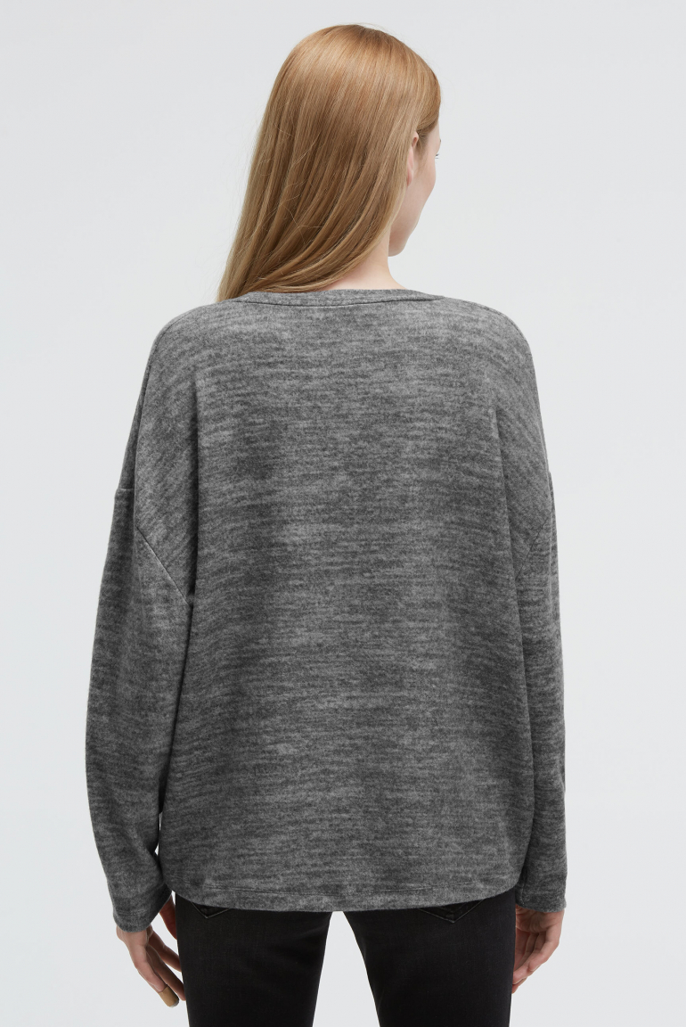 Flauschstrickpullover mit Logo Artwork