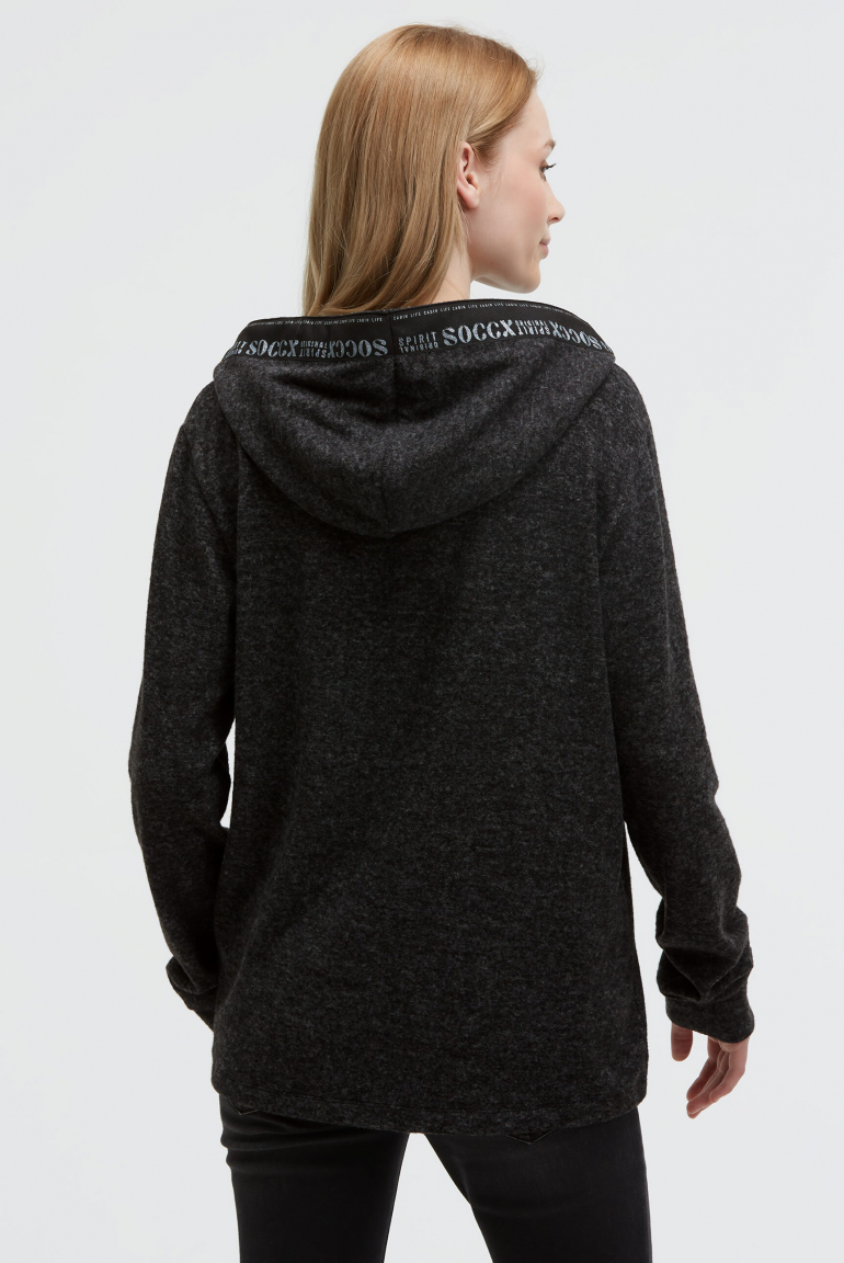 Flauschstrickpullover mit Logo-Tape an der Kapuze