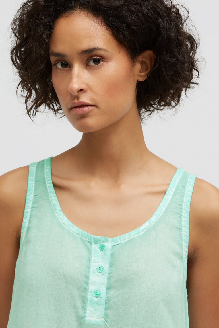 Henley-Top Oil Dyed mit Rückenprint