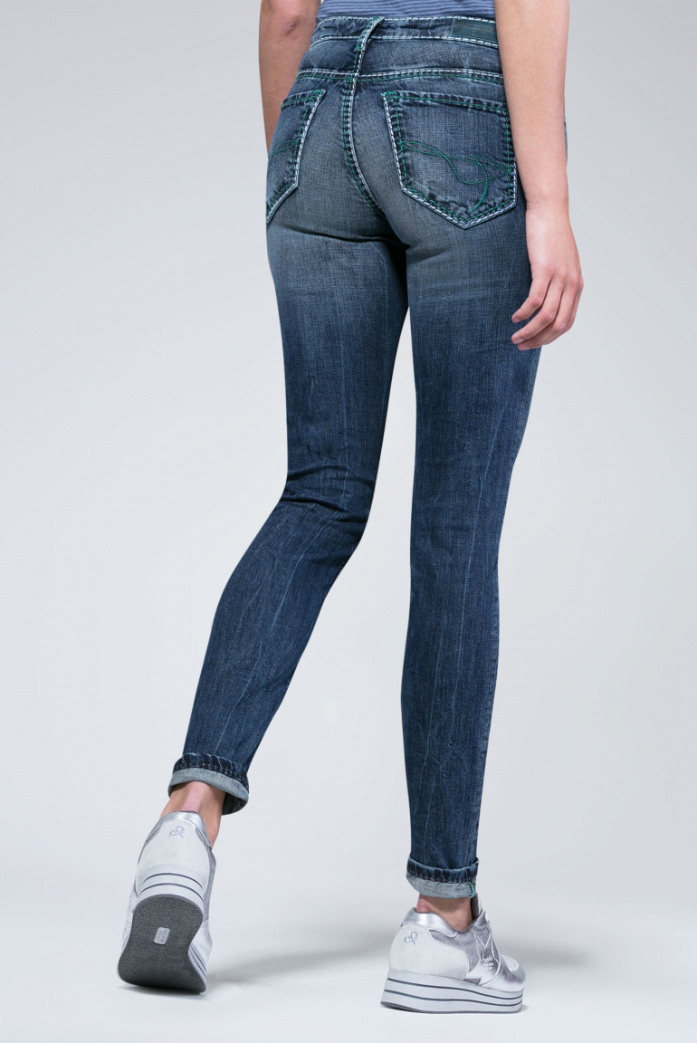 Jeans HE:DI mit Dunkler Vintage-Waschung