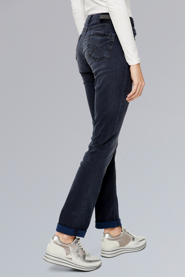 Jeans RO:MY mit breiten Nähten und gefärbter Innenseite