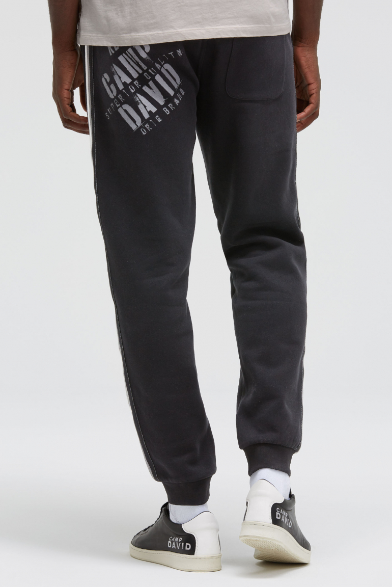 Jogginghose mit Seitentapes und Logo Prints