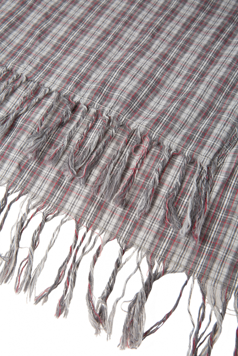 Karierter Schal aus feiner Webware