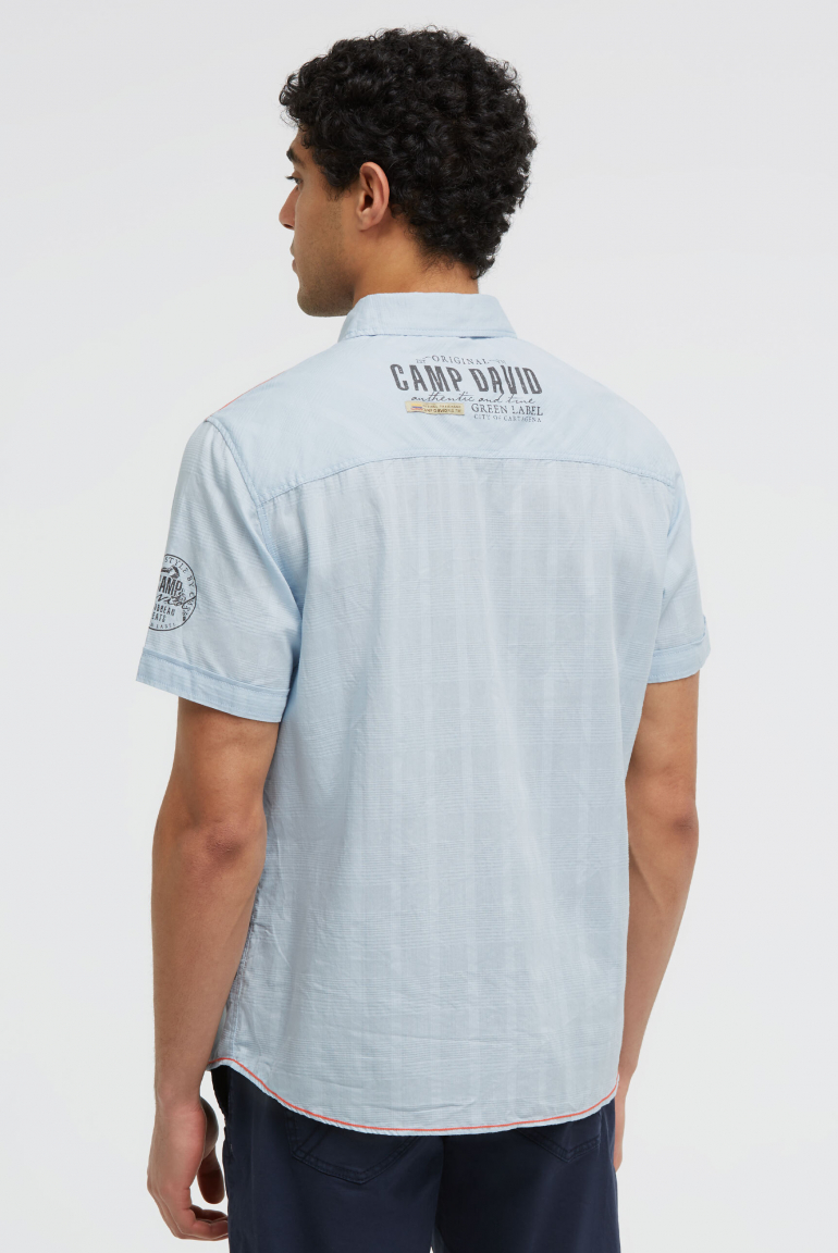 Kurzarmhemd mit Webstruktur und Logo Prints