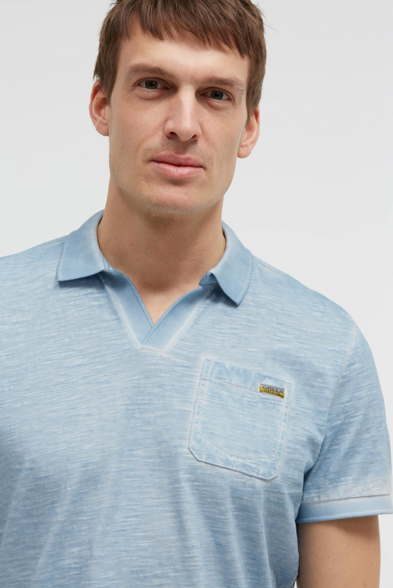 Kurzarmpolo mit V-Neck und Back-Print
