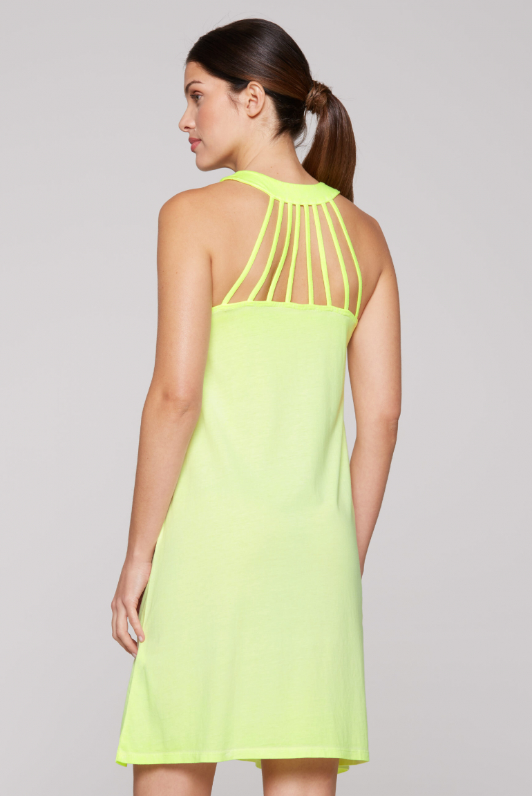 Kurzes Sommerkleid mit Rücken-Detail