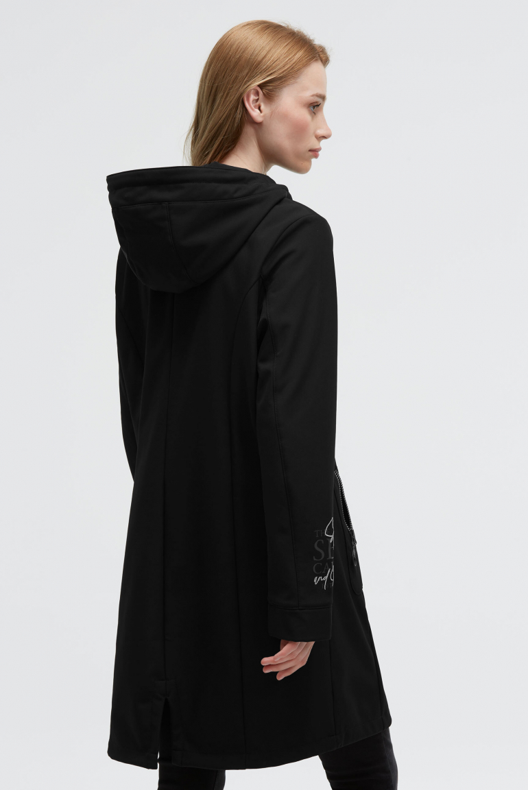 Lange Softshelljacke mit Kapuze und Logo Artworks