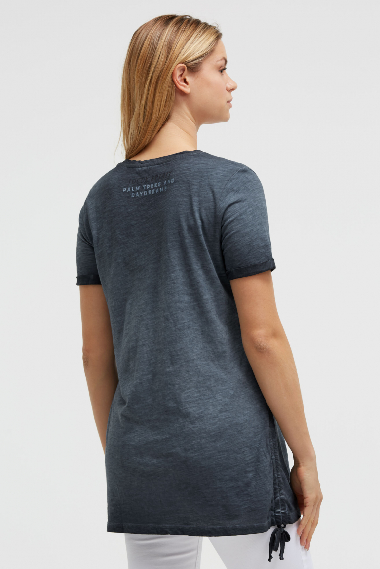 Langes T-Shirt mit Seitenraffung und Print