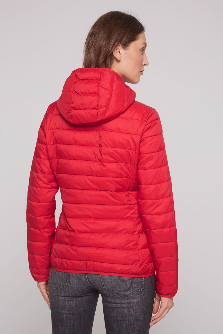 Leichte Steppjacke mit Kapuze