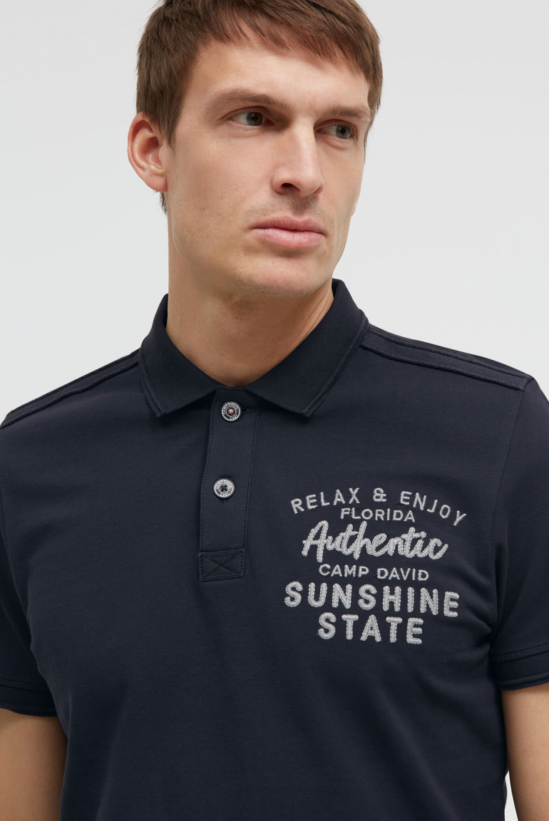 Pikee-Polo Kurzarm mit Rücken-Stickerei