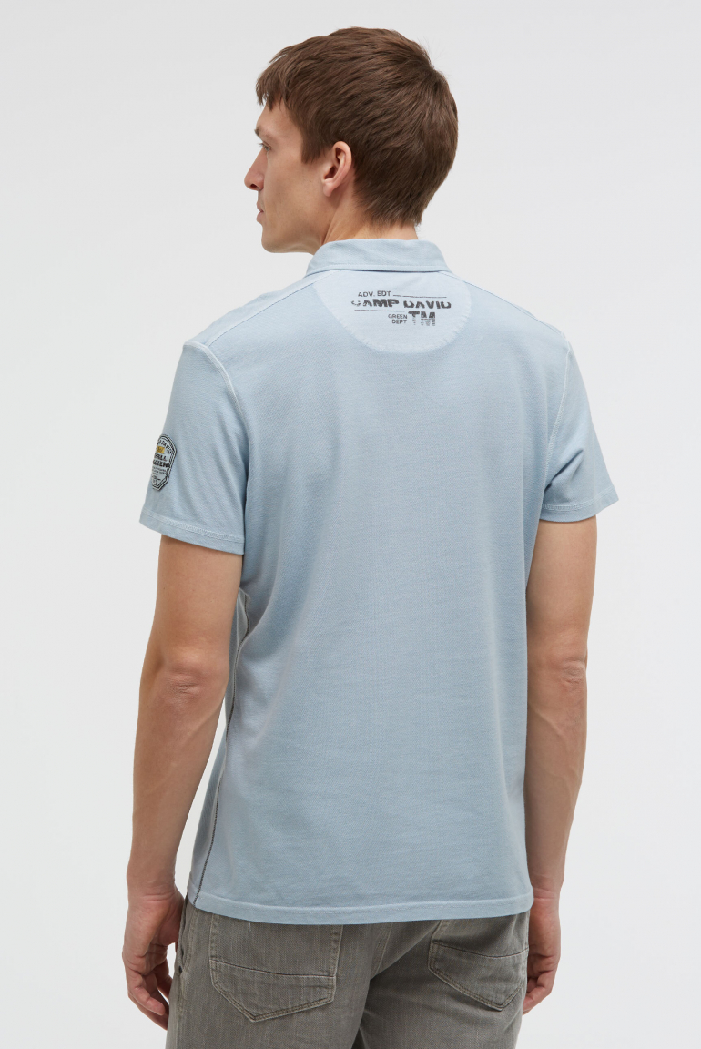 Pikee-Polo mit Tapes, Prints und Stickereien