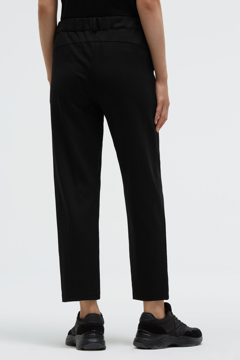 Stoffhose aus Interlock mit Biesen