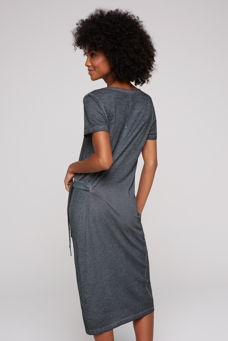 T-Shirt-Kleid mit seitlichem Bindegürtel