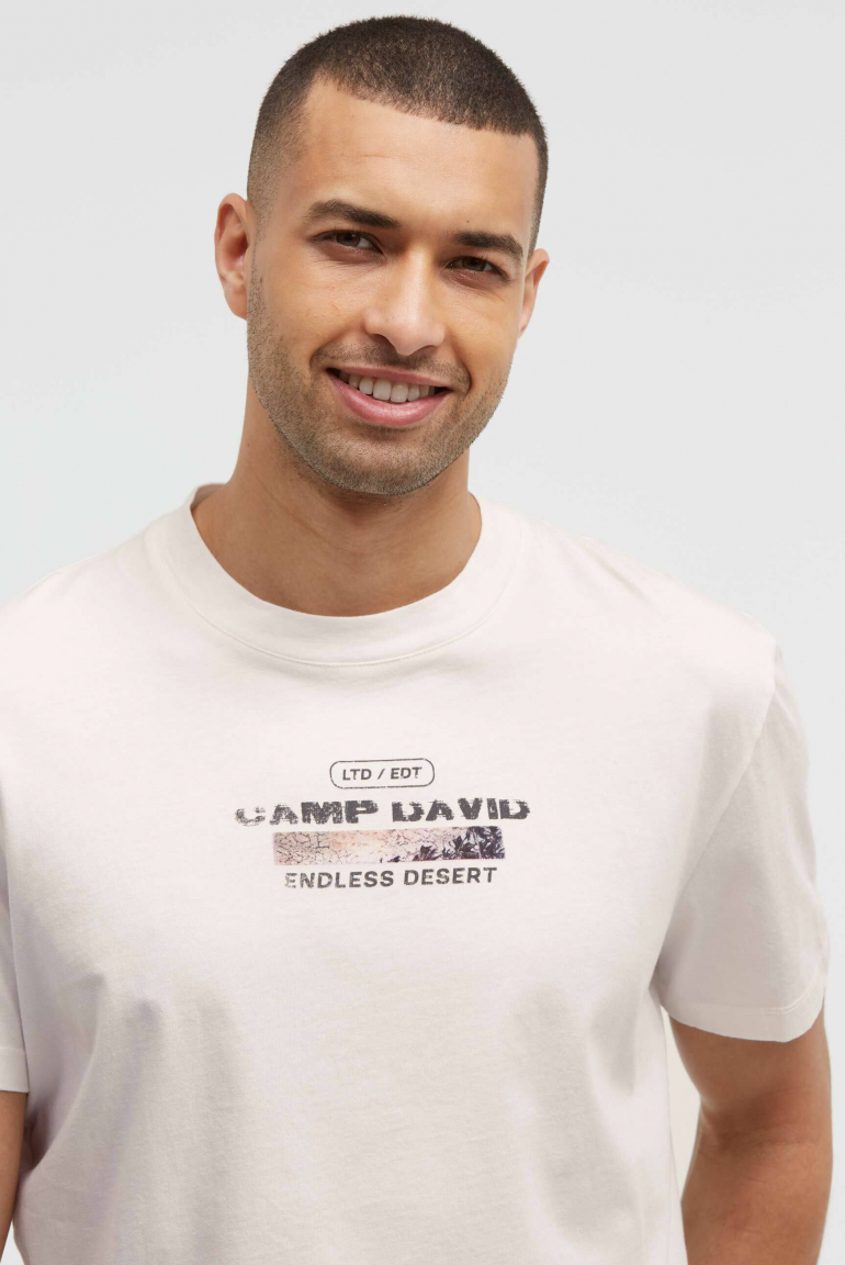 T-Shirt mit Photoprint auf dem Rücken