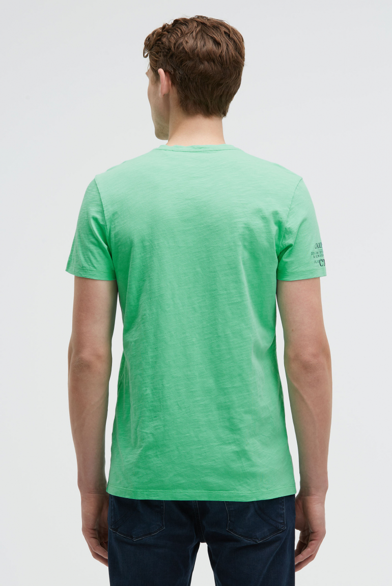 T-Shirt V-Neck mit Used Prints und Patches