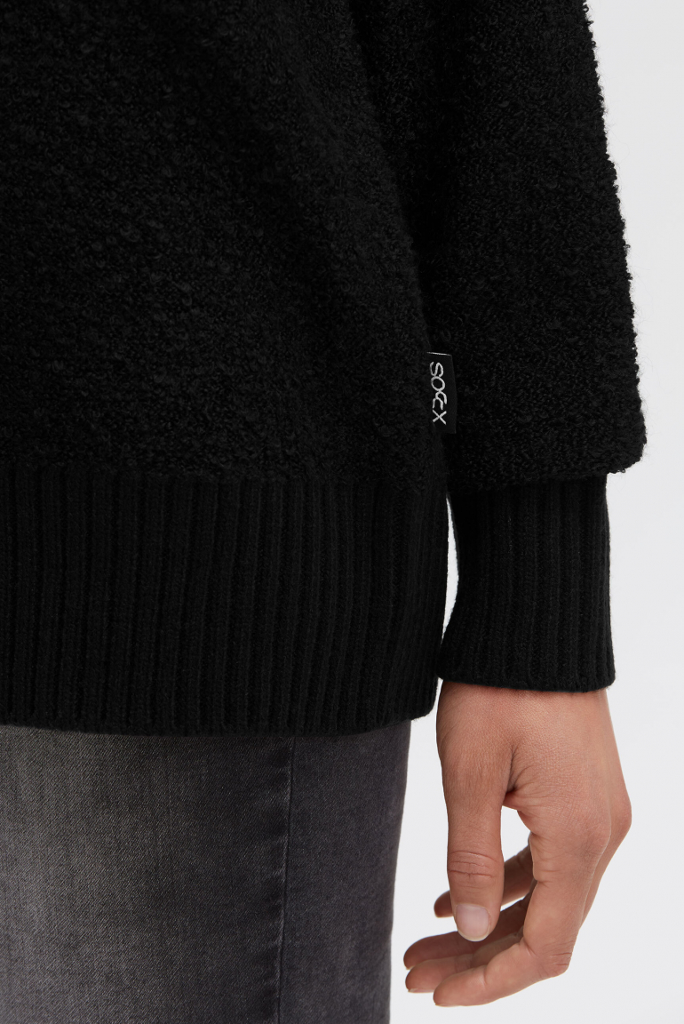 Bouclé-Pullover mit Stehkragen