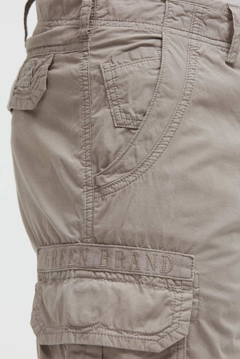 Cargoshorts mit Klappentaschen und Tapes