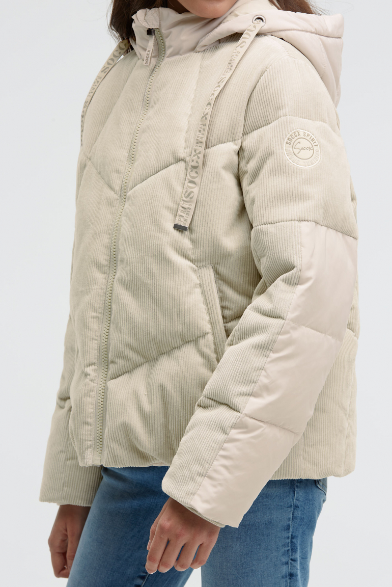 Kurze, wattierte Cordjacke im tonigen Materialmix