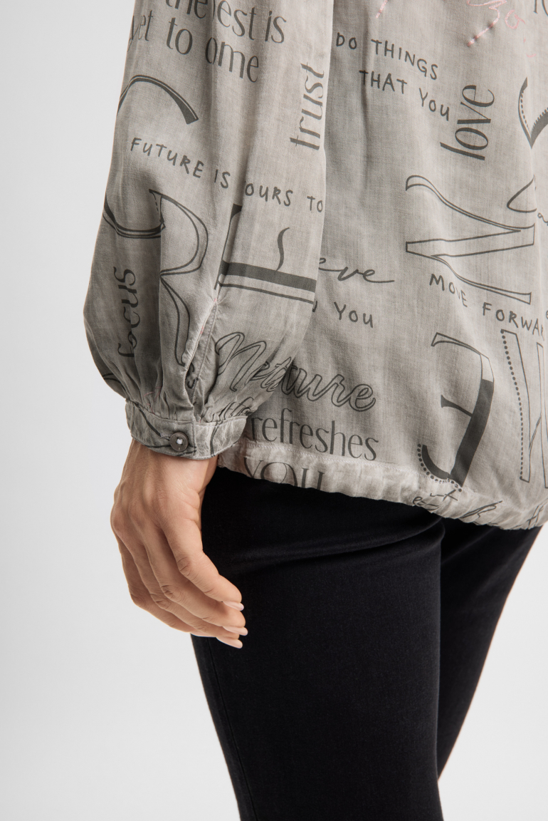 Langarmbluse mit Kapuze und All Over Print