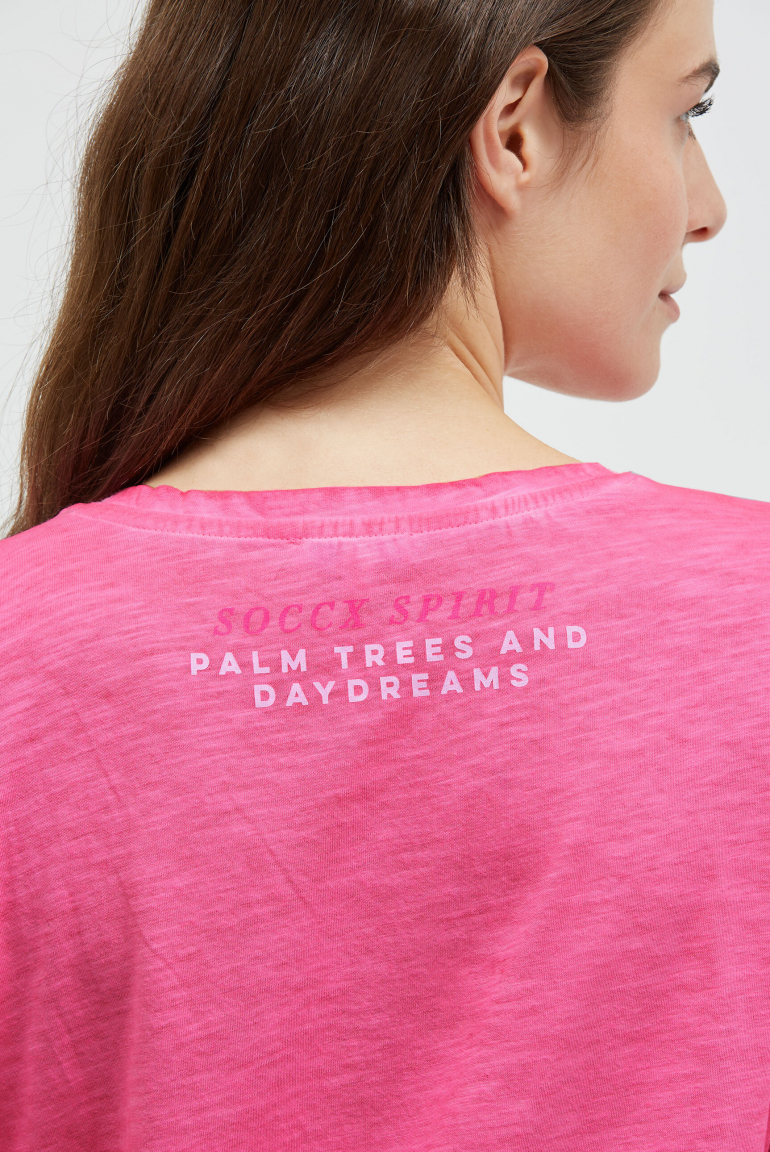 Langes T-Shirt mit Seitenraffung und Print
