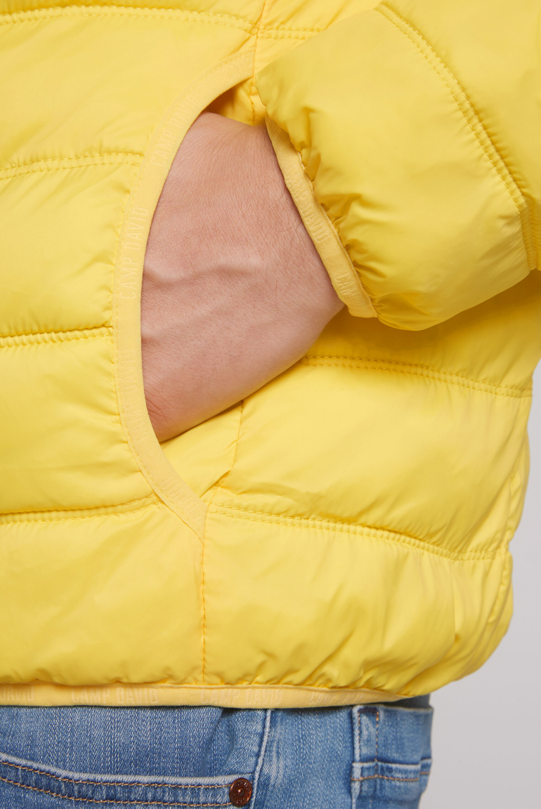 Leichte Steppjacke mit Kapuze