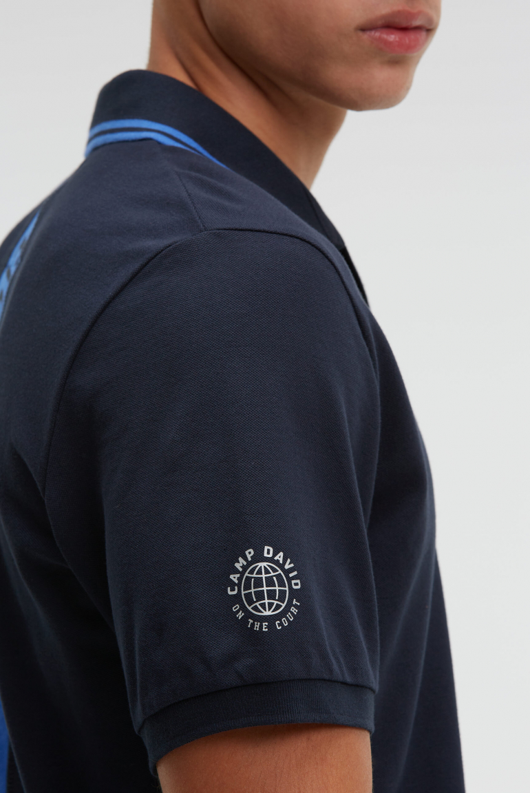 Pikee-Polo mit V-Neck und Rückeneinsatz