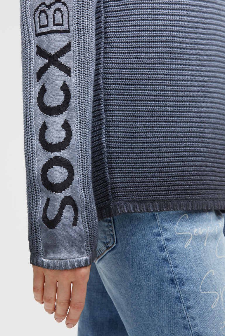 Pullover mit Intarsia-Design an den Ärmeln