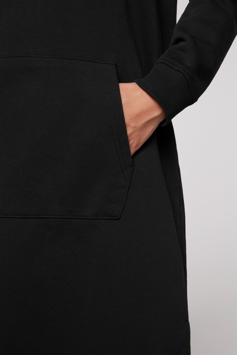 Sweatkleid mit Kapuze und Glossy Prints