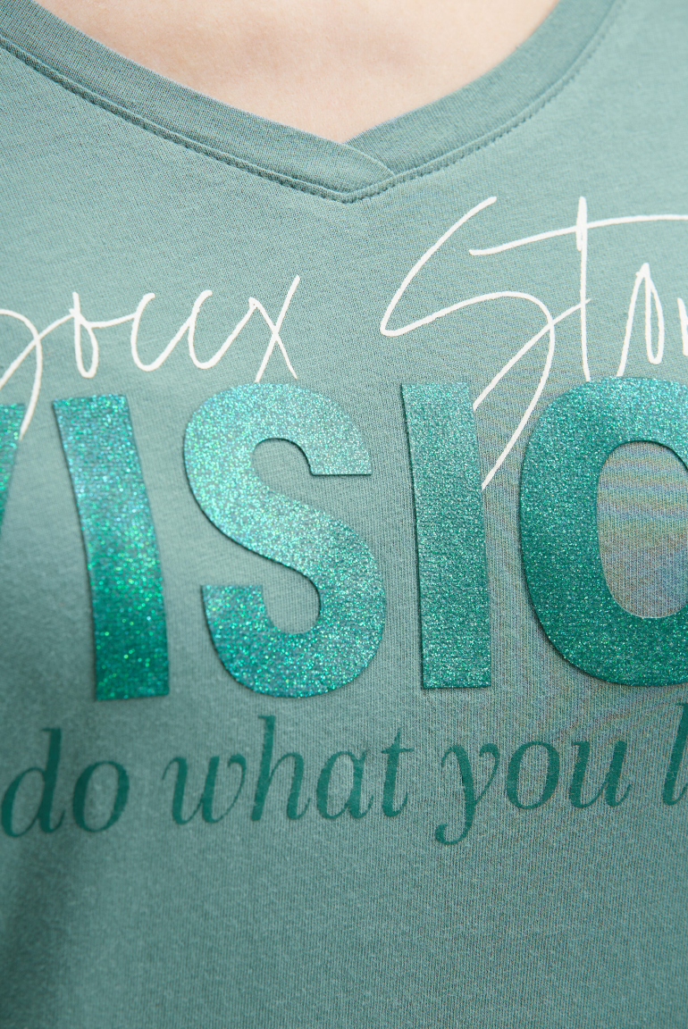 T-Shirt mit V-Ausschnitt und Glitter Print
