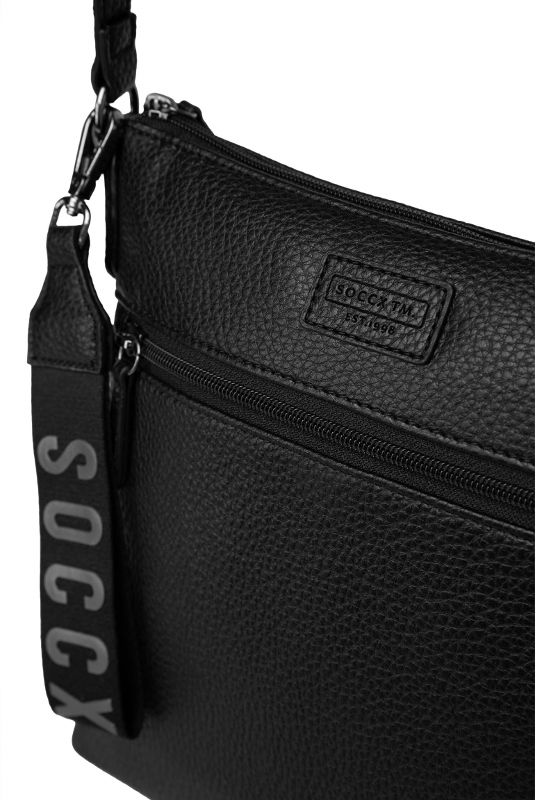 Umhängetasche aus Lederimitat mit Logo-Anhänger