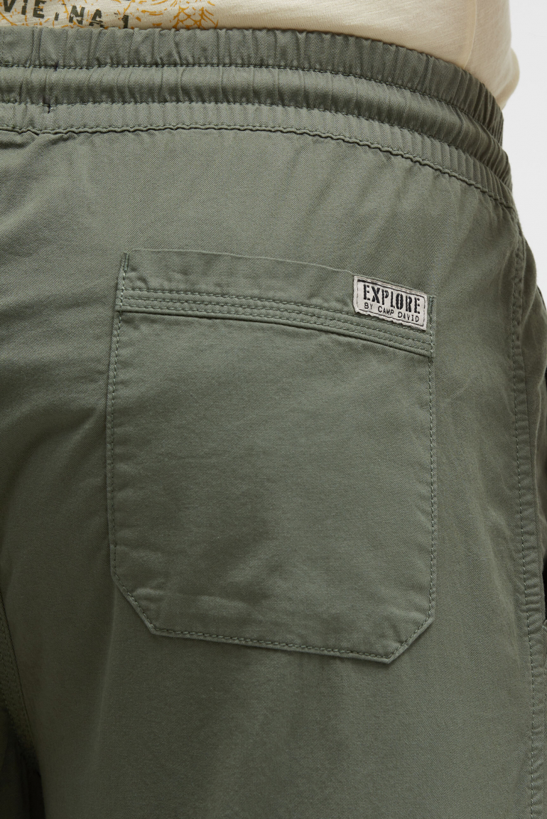 Basic Shorts aus Twill mit Elastikbund