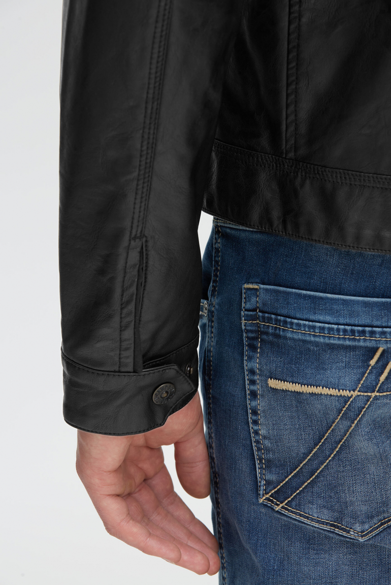 Jacke aus Kunstleder mit abknöpfbarer Sweatkapuze