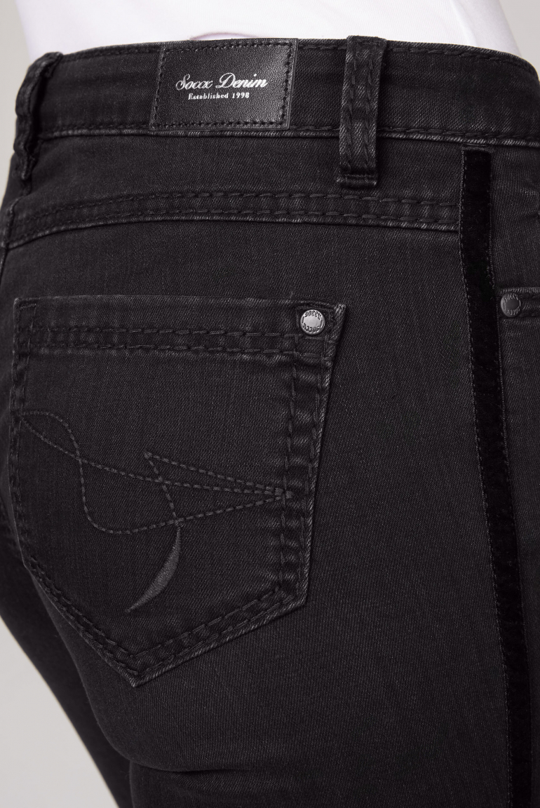 Jeans RO:MY mit Samttape an den Seiten
