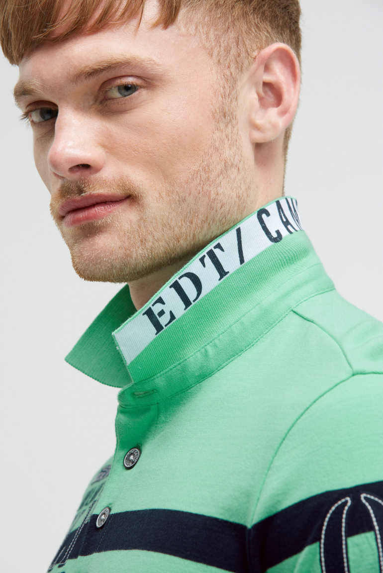 Kurzarmpolo mit Streifen-Design und Artworks