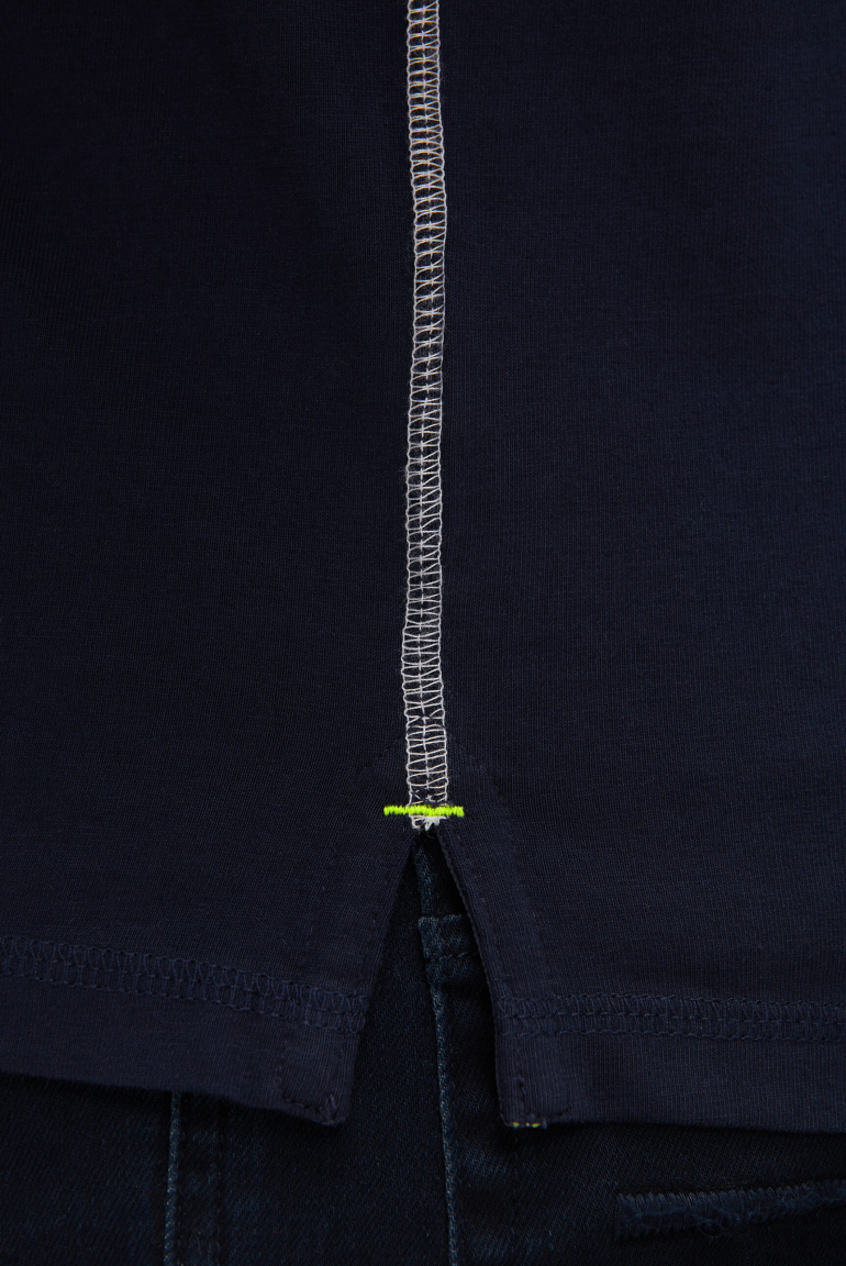 Kurzarmpolo mit tonigem Artwork