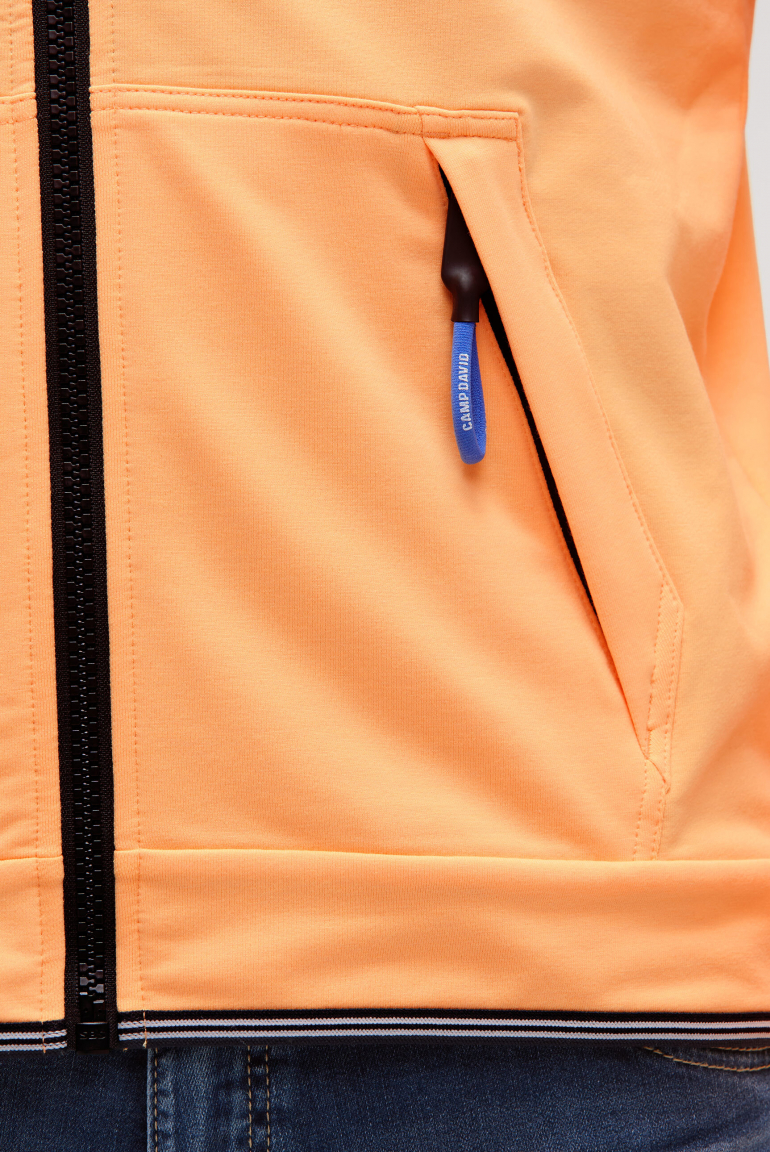 Leichte Sweatjacke mit Label Prints