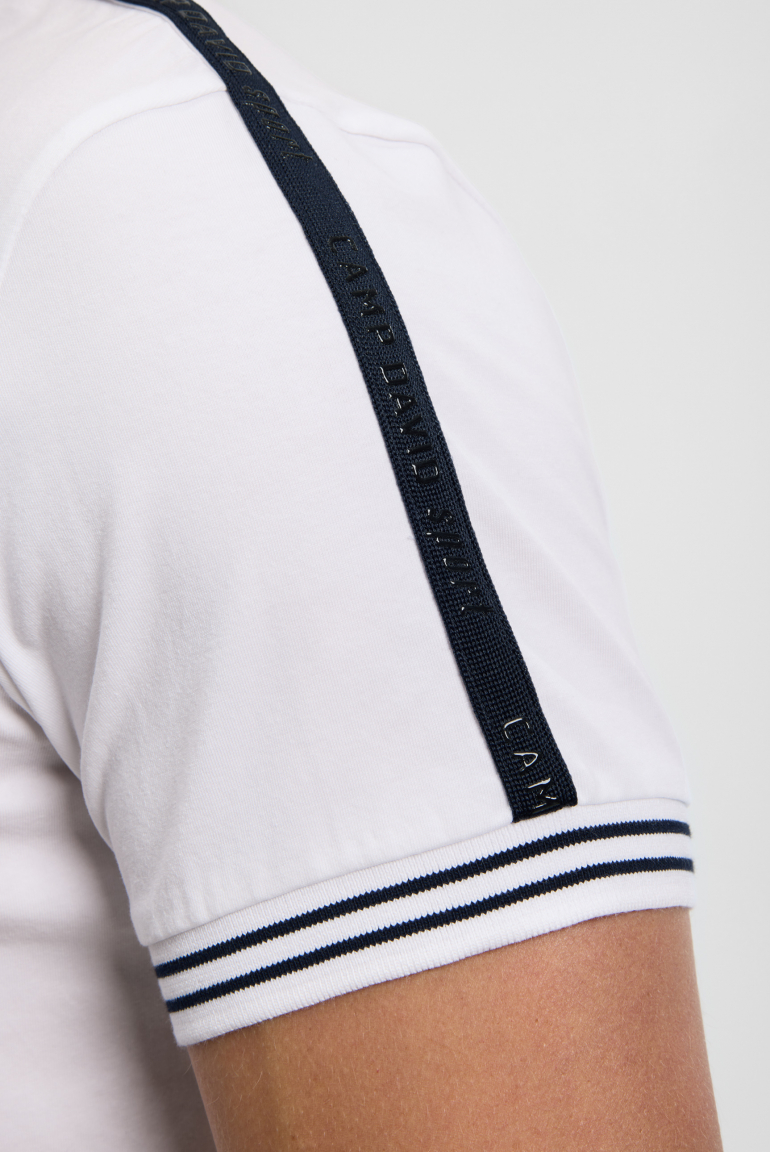 Polo mit Zipper, Logo-Tapes und Prints