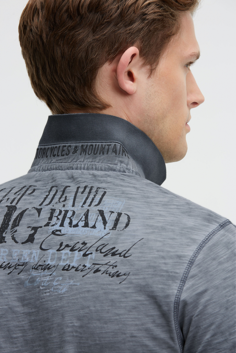 Poloshirt Oil Dyed mit Used Prints