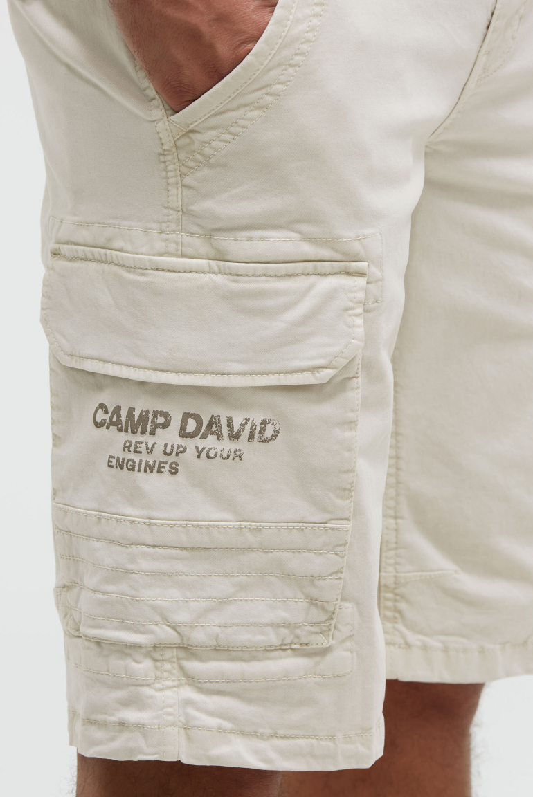 Cargo Shorts mit Prints im Used Look