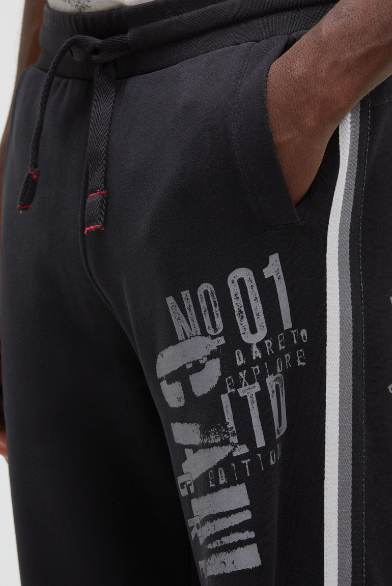 Jogginghose mit Seitentapes und Logo Prints