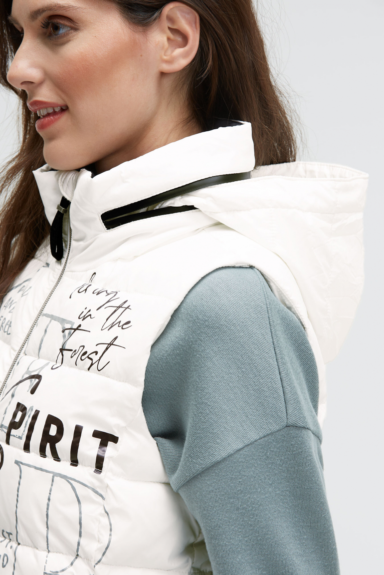 Steppweste mit Label Prints und Kapuze im Kragen