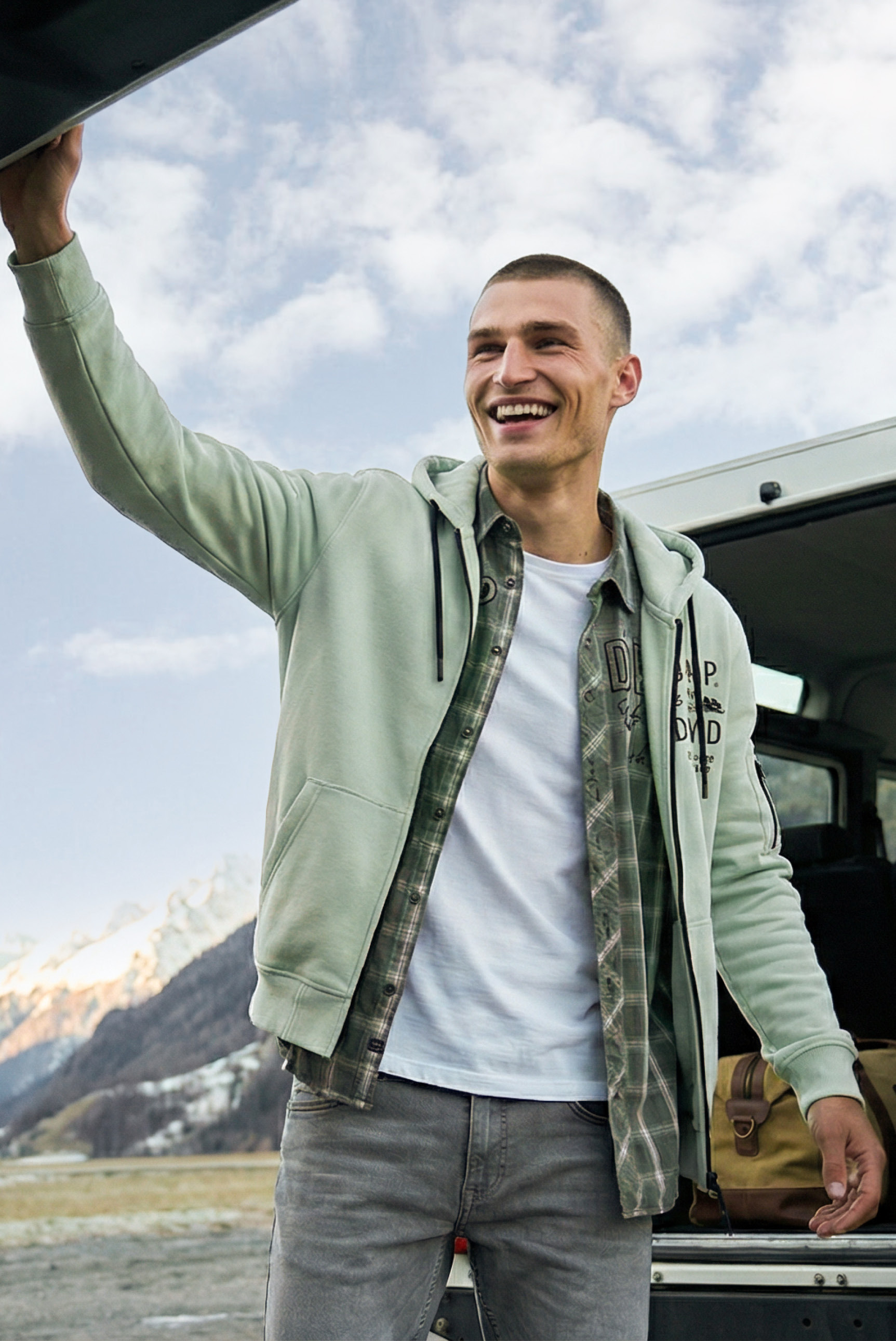 Camping Adventure Look2