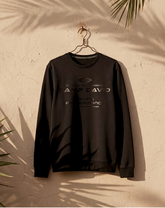 Pullover aufgehangen